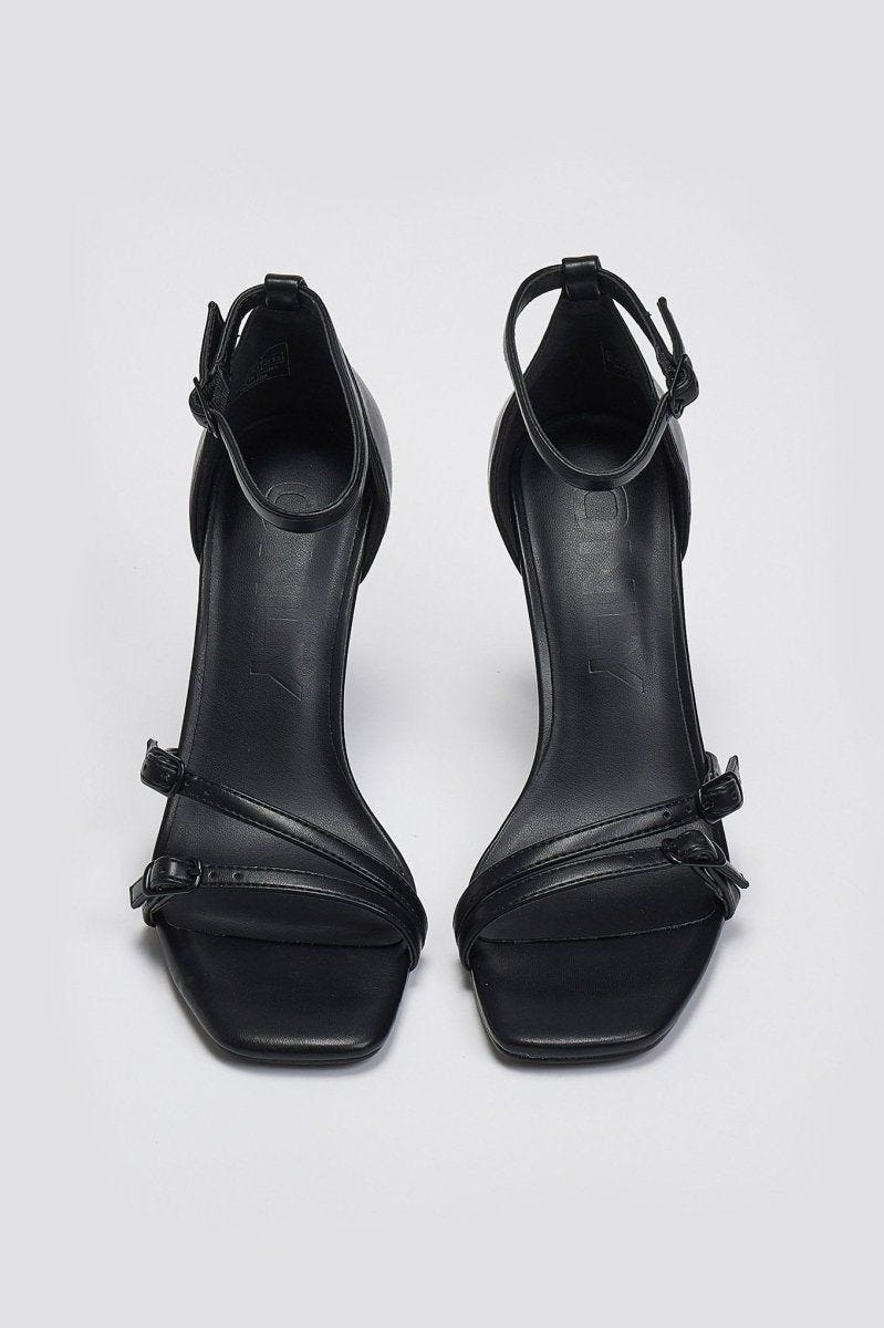 Πέδιλα με μπαρέτα ONLY 15340888 - Μαύρο - thefashionproject.gr - ONLY