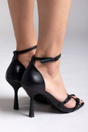 Πέδιλα με μπαρέτα ONLY 15340888 - Μαύρο - thefashionproject.gr - ONLY