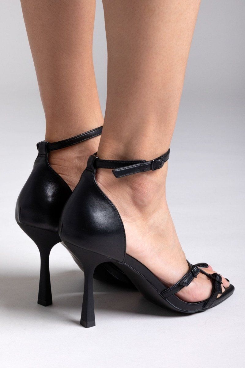 Πέδιλα με μπαρέτα ONLY 15340888 - Μαύρο - thefashionproject.gr - ONLY