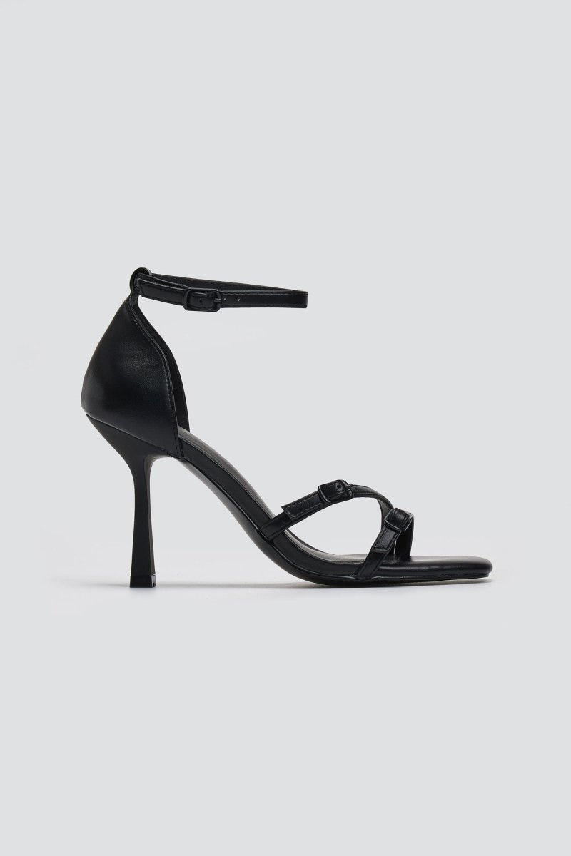 Πέδιλα με μπαρέτα ONLY 15340888 - Μαύρο - thefashionproject.gr - ONLY