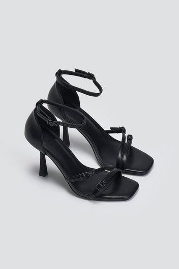 Πέδιλα με μπαρέτα ONLY 15340888 - Μαύρο - thefashionproject.gr - ONLY