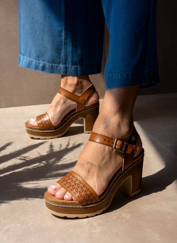 Πέδιλα με μπαρέτα Refresh 171782 - Τάουπε - thefashionproject.gr - Refresh