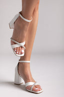 Πέδιλα με μπαρέτα TFP - Λευκό Πέρλα - thefashionproject.gr - TFP