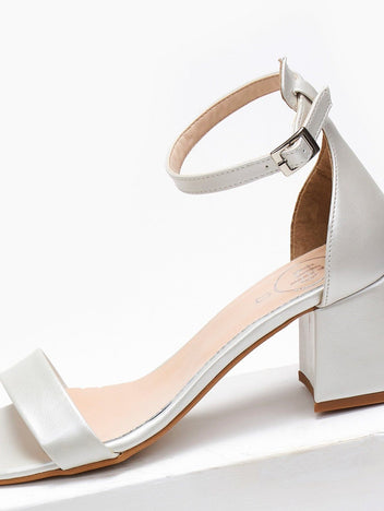 Πέδιλα με μπαρέτα TFP - Λευκό - thefashionproject.gr - TFP