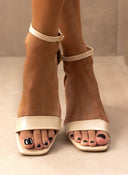 Πέδιλα με μπαρέτα TFP - Μπεζ - thefashionproject.gr - TFP