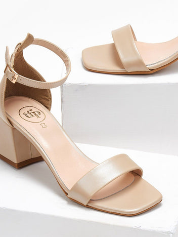 Πέδιλα με μπαρέτα TFP - Μπεζ - thefashionproject.gr - TFP