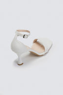 Πέδιλα με pattern TFP - Λευκό - thefashionproject.gr - TFP