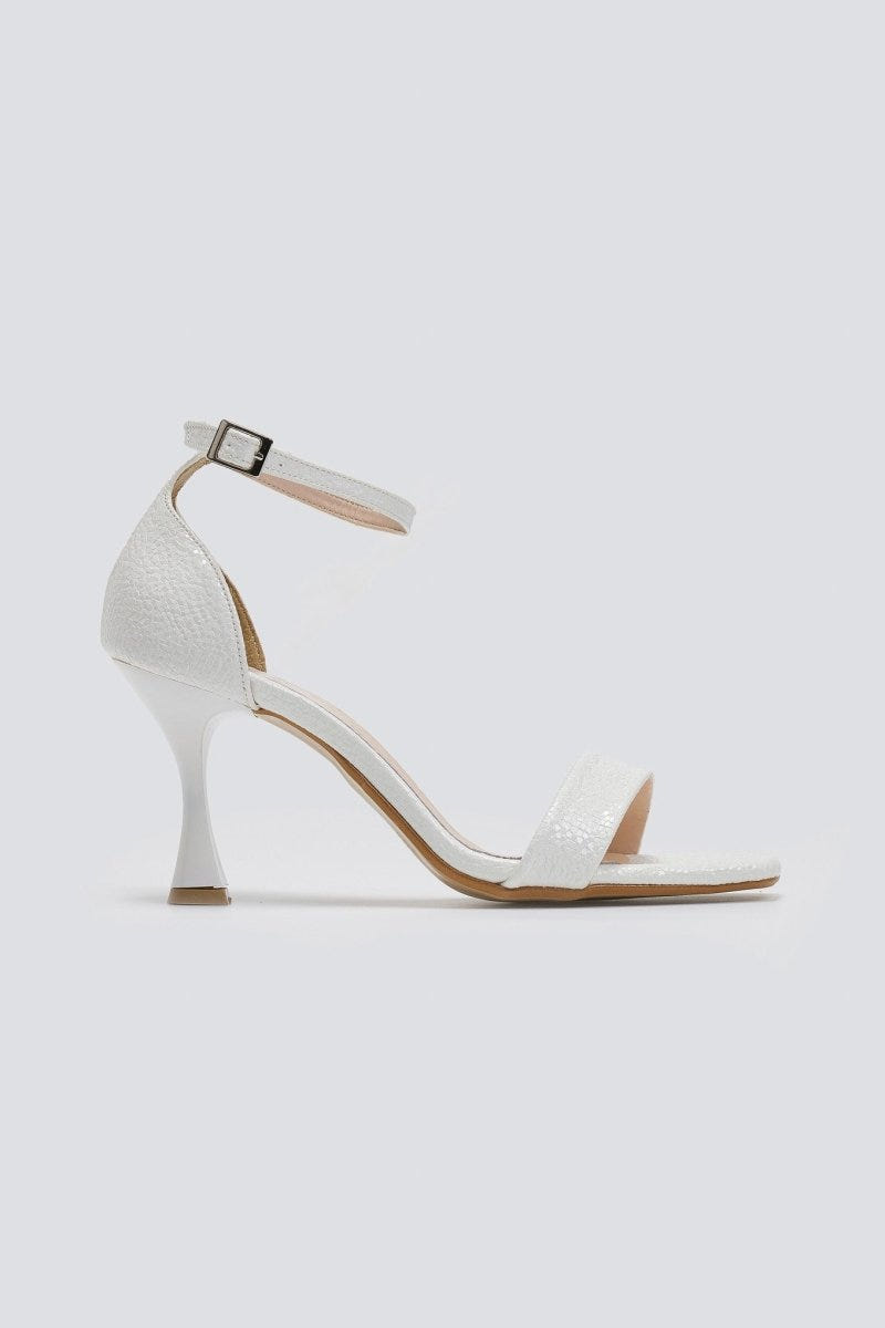 Πέδιλα με pattern TFP - Λευκό - thefashionproject.gr - TFP