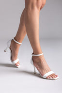 Πέδιλα με pattern TFP - Λευκό - thefashionproject.gr - TFP