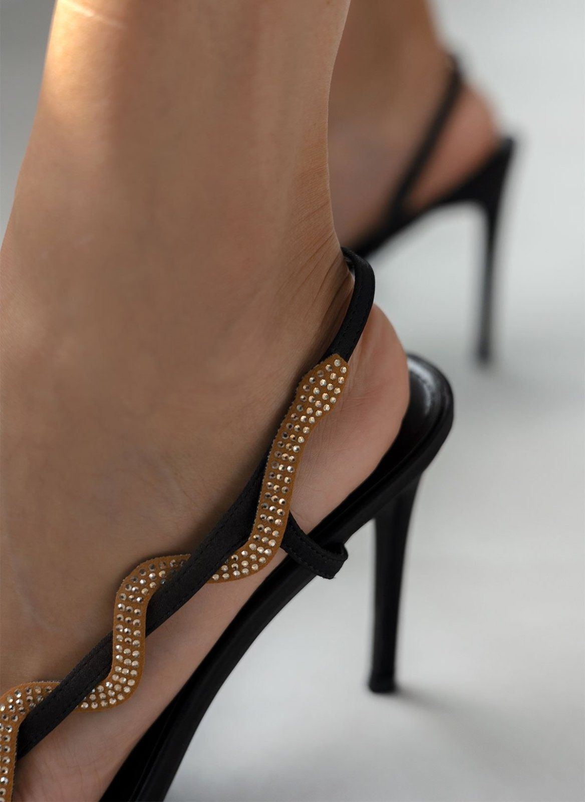 Πέδιλα με στρας λουράκι σατέν - Μαύρο - thefashionproject.gr - The Fashion Project