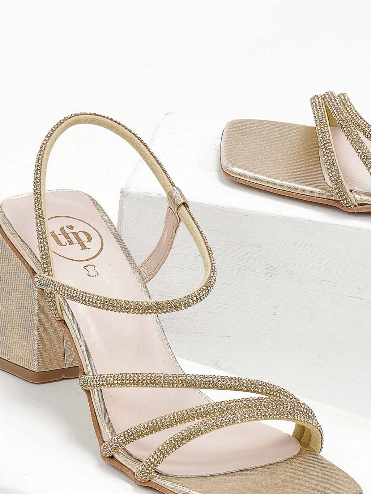 Πέδιλα με στρας σατέν tfp - Χρυσό - thefashionproject.gr - TFP