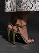 Πέδιλα μυτερά λουστρίνι TFP 75432 - Χρυσό - thefashionproject.gr - TFP