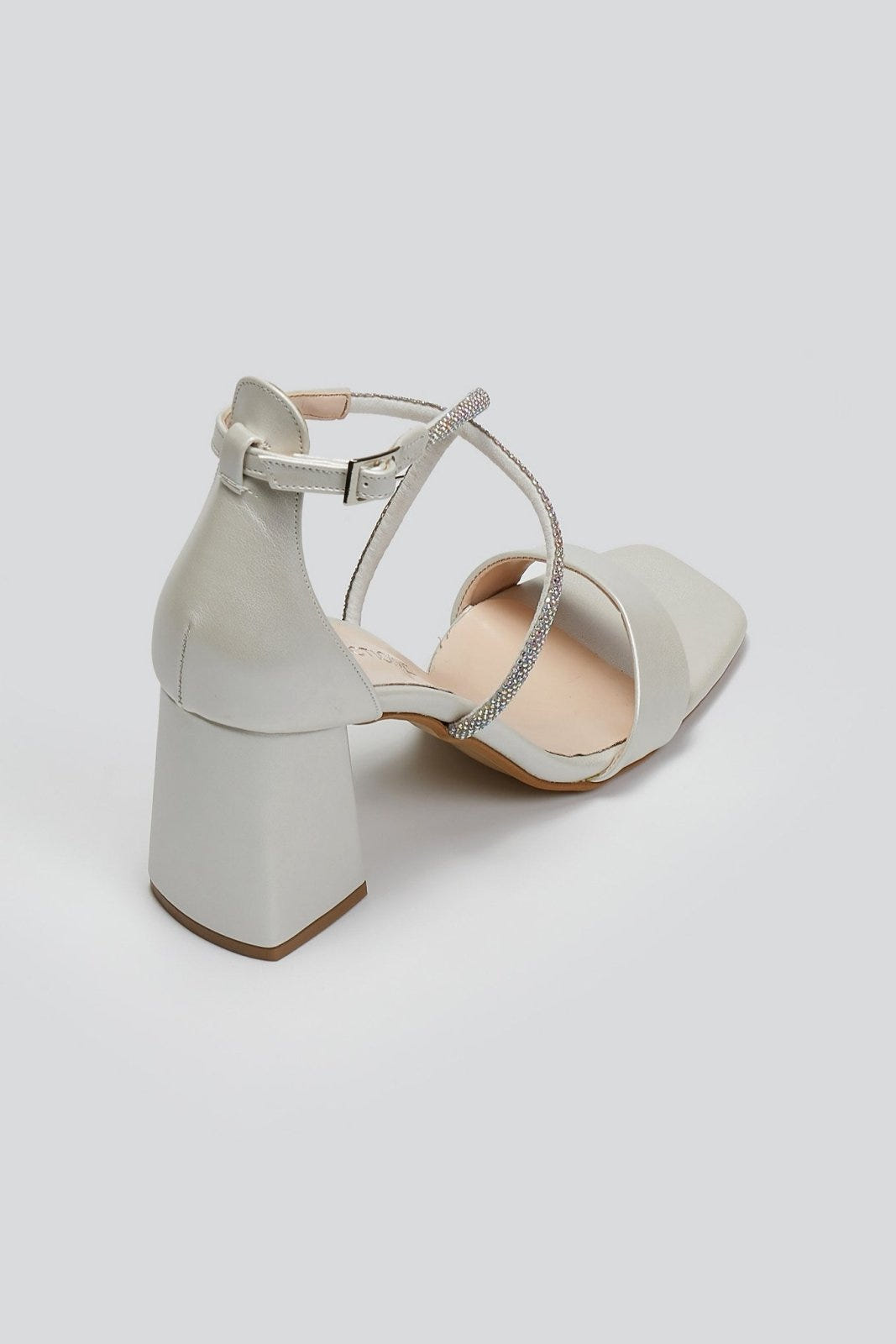 Πέδιλα σατέν crossover με στρας TFP - Λευκό Πέρλα - thefashionproject.gr - TFP