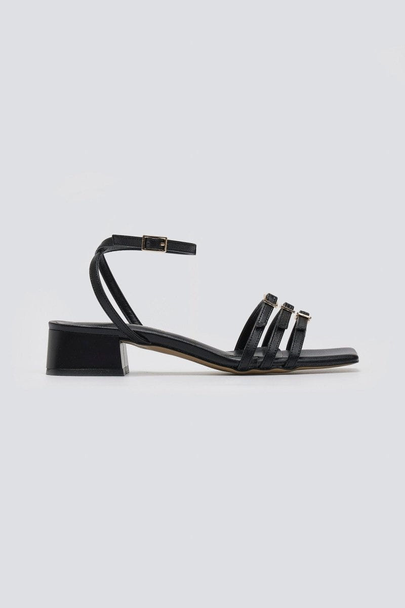 Πέδιλα χαμηλά με λεπτά λουράκια TFP - Μαύρο - thefashionproject.gr - TFP