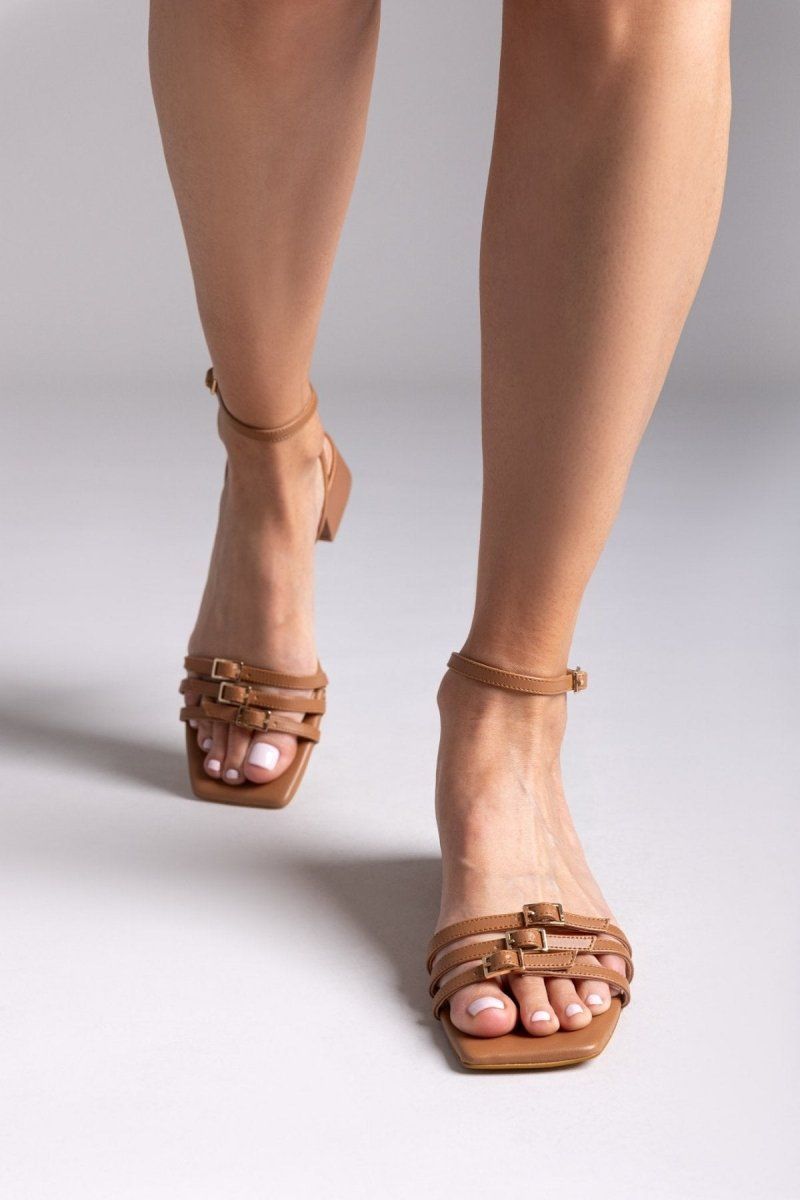 Πέδιλα χαμηλά με λεπτά λουράκια TFP - Ταμπά - thefashionproject.gr - TFP