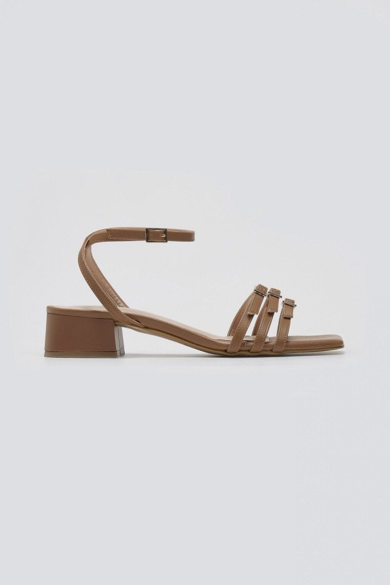 Πέδιλα χαμηλά με λεπτά λουράκια TFP - Ταμπά - thefashionproject.gr - TFP