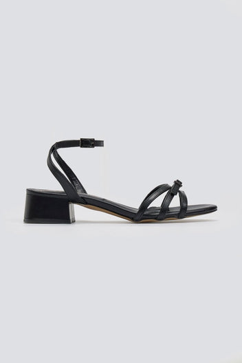 Πέδιλα χαμηλά με λουράκια TFP - Μαύρο - thefashionproject.gr - TFP