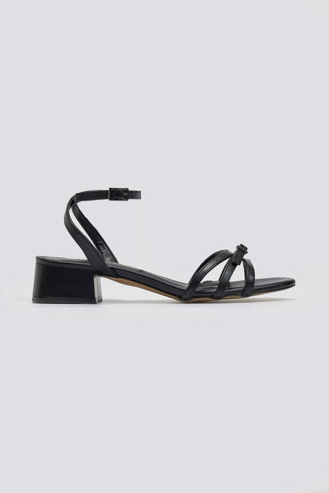 Sandalias de tiras con tacón bajo - Negro