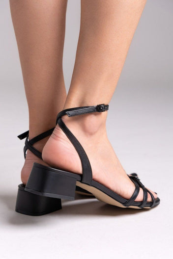 Πέδιλα χαμηλά με λουράκια TFP - Μαύρο - thefashionproject.gr - TFP
