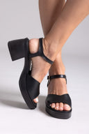 Πέδιλα χαμηλά με μπαρέτα TFP - Μαύρο - thefashionproject.gr - TFP
