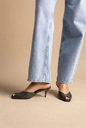 Stephan - Peep Toe Mules Kitten Heel - Olive Matte