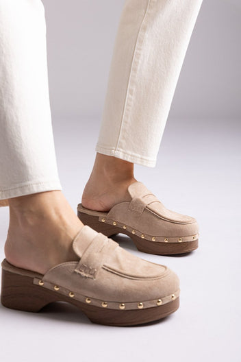 Ideal shoes - Platform Clogs Metallic Studs - Beige Suede