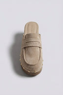 Ideal shoes - Platform Clogs Metallic Studs - Beige Suede