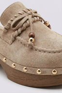 Ideal shoes - Platform Clogs Metallic Studs - Beige Suede