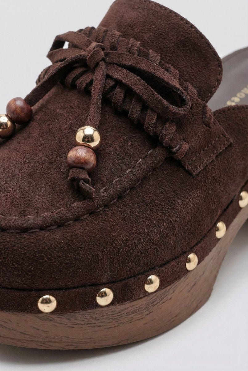 Ideal shoes - Platform Clogs Metallic Studs - Brown Suede