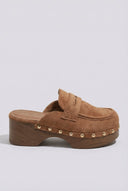 Ideal shoes - Platform Clogs Metallic Studs - Tan Suede