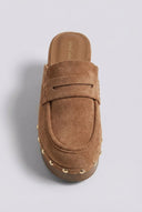 Ideal shoes - Platform Clogs Metallic Studs - Tan Suede