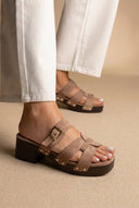 Ideal shoes - Platform Mules Block Heel - Taupe Suede