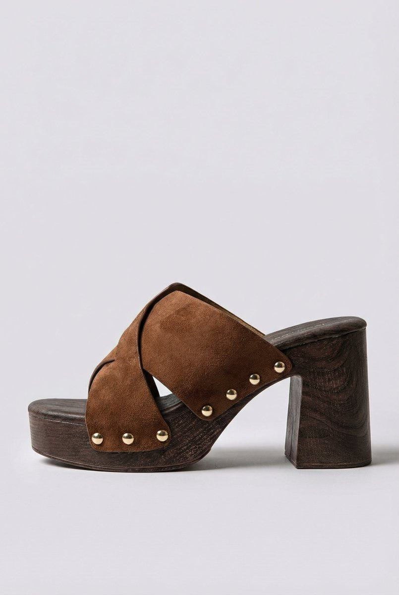 Ideal shoes - Platform Mules Stud Detail - Tan Suede