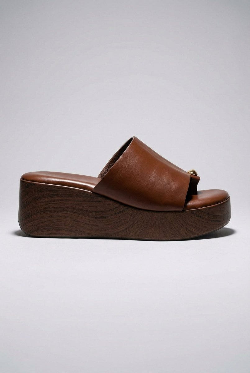 Ideal shoes - Platform Sandals Toe Ring - Dark Brown Matte