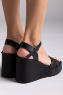 Πλατφόρμες crossover με ψάθα Estil - Μαύρο - thefashionproject.gr - Estil