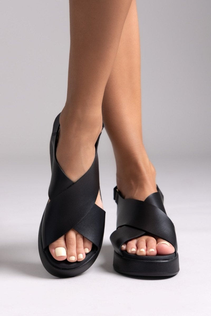 Πλατφόρμες δερμάτινες crossover Ragazza 01137 - Μαύρο - thefashionproject.gr - RAGAZZA