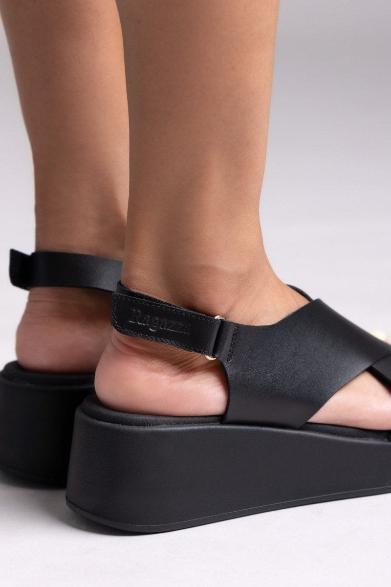 Πλατφόρμες δερμάτινες crossover Ragazza 01137 - Μαύρο - thefashionproject.gr - RAGAZZA