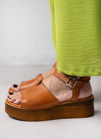 Πλατφόρμες δερμάτινες με άνοιγμα tfp - Ταμπά - thefashionproject.gr - TFP