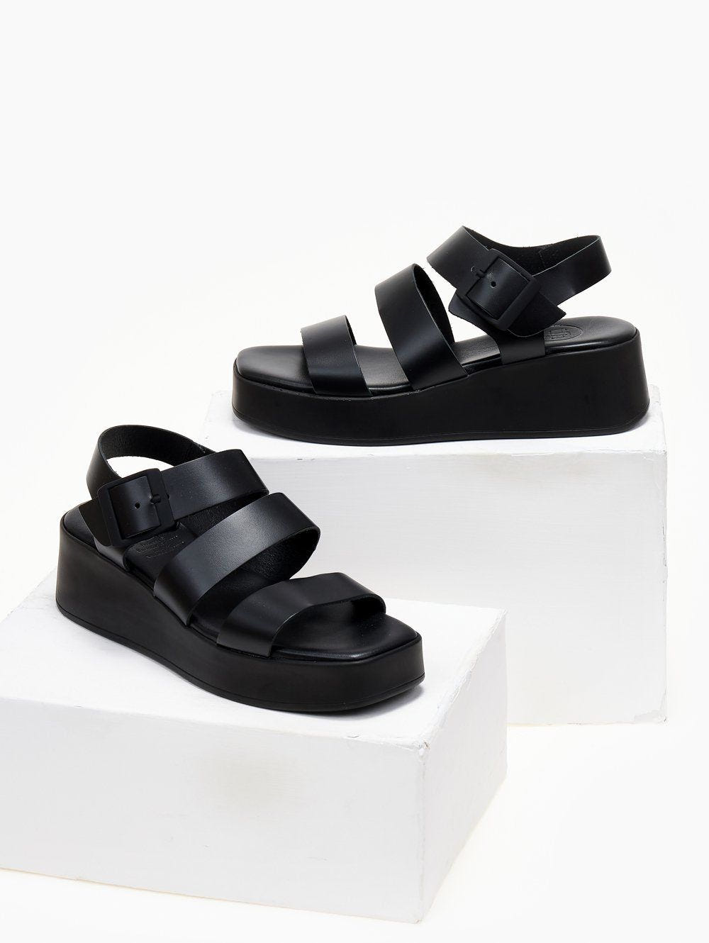 Πλατφόρμες δερμάτινες με μπαρέτα TFP - Μαύρο - thefashionproject.gr - TFP