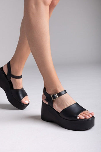 Πλατφόρμες δερμάτινες με μπαρέτα TFP - Μαύρο - thefashionproject.gr - TFP