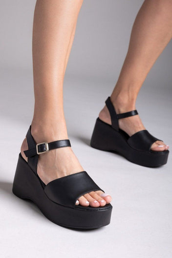 Πλατφόρμες δερμάτινες με μπαρέτα TFP - Μαύρο - thefashionproject.gr - TFP