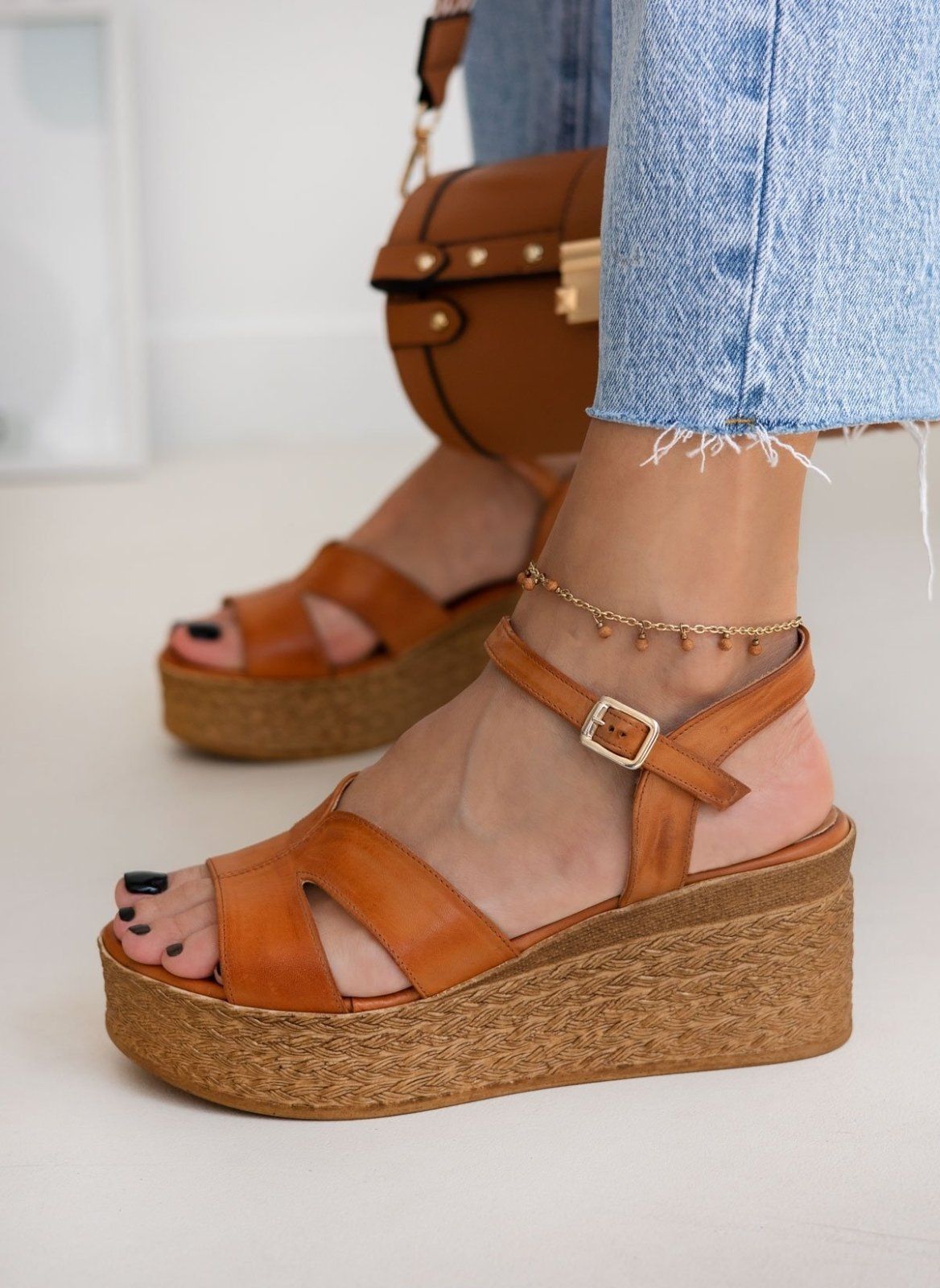 Πλατφόρμες δερμάτινες με μπαρέτα tfp - Ταμπά - thefashionproject.gr - TFP