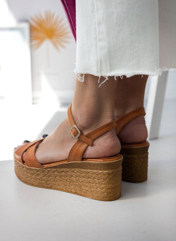 Πλατφόρμες δερμάτινες με μπαρέτα tfp - Ταμπά - thefashionproject.gr - TFP