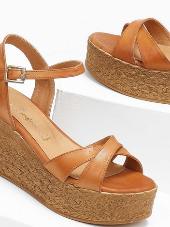 Πλατφόρμες δερμάτινες με μπαρέτα tfp - Ταμπά - thefashionproject.gr - TFP
