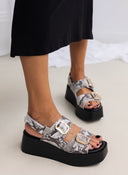 Πλατφόρμες δερμάτινες με print TFP - Μαύρο/Μπεζ - thefashionproject.gr - TFP