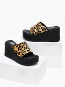 Πλατφόρμες με ponyskin φάσα με print TFP - Leopard - thefashionproject.gr - TFP
