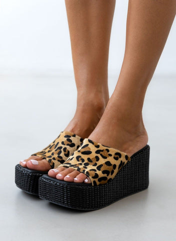 Πλατφόρμες με ponyskin φάσα με print TFP - Leopard - thefashionproject.gr - TFP