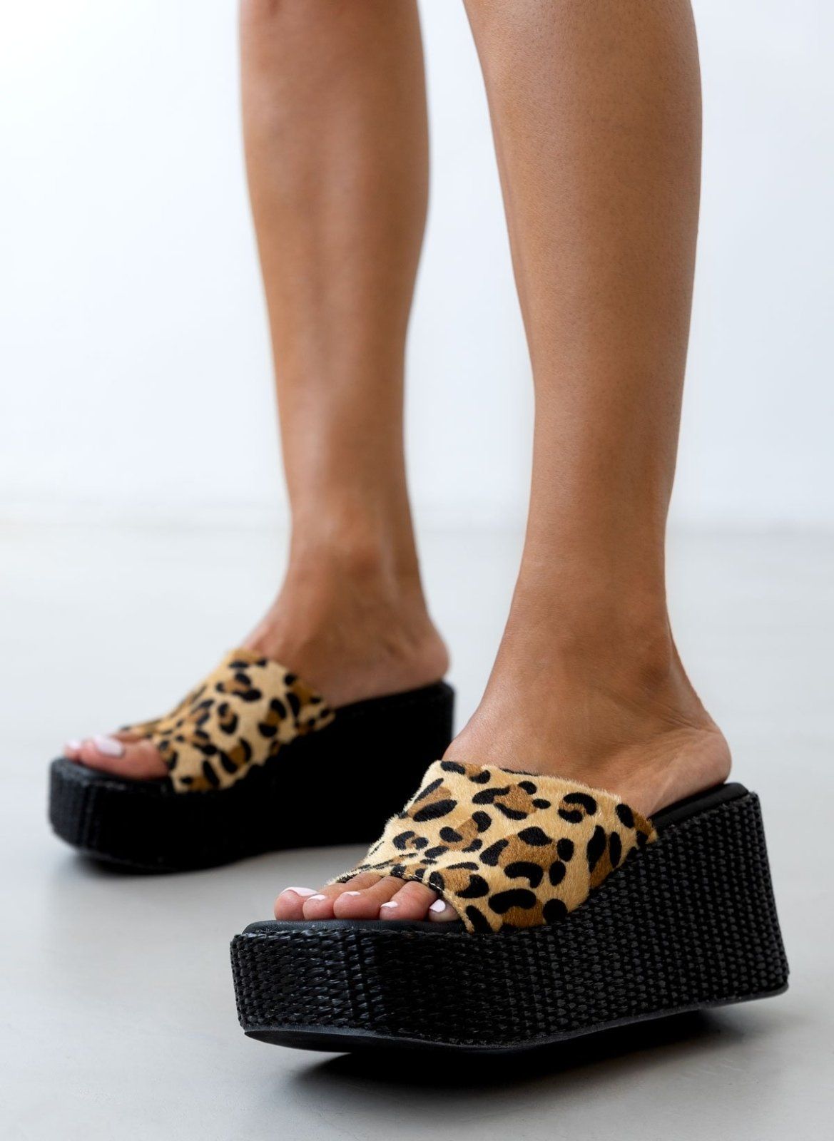 Πλατφόρμες με ponyskin φάσα με print TFP - Leopard - thefashionproject.gr - TFP