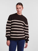 Πλεκτό πουλόβερ ριγέ με μαλλί PIECES 17139849 - Καφέ - thefashionproject.gr - PIECES