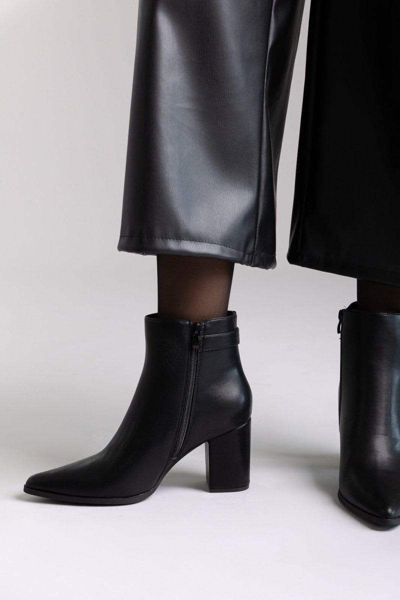 Pointed Ankle Boots with Metal Detail - Black Matte - thefashionproject.gr - Ideal shoes